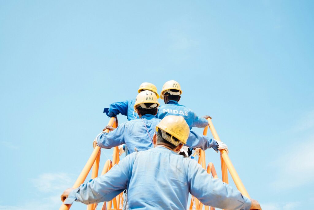 なぜ開業1年目の建設業者でもファクタリングの審査に通るのか?